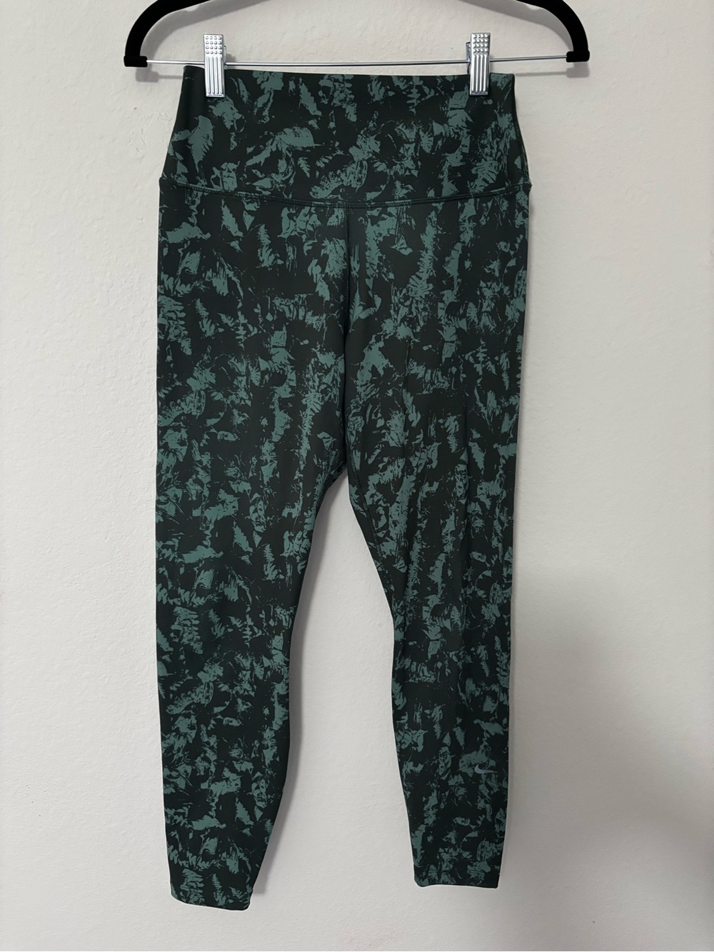 Nike One Dri-FIT Leggings Green Black Print Sz M